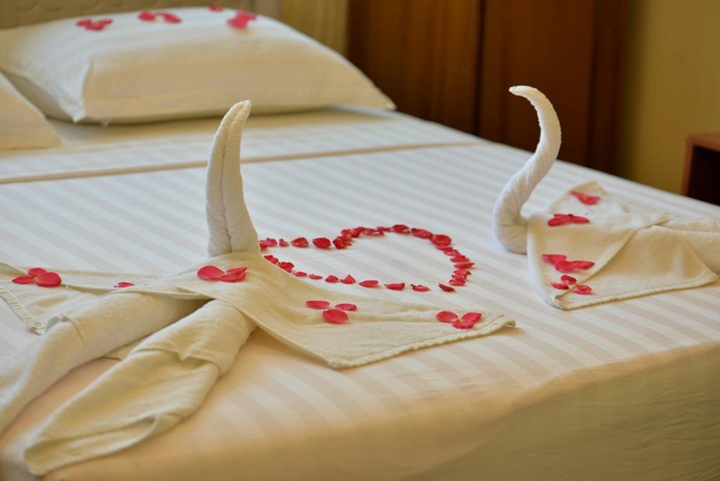 นิว โกลเด้น ฟอเวิร์ด โฮเต็ล Hotel ย่างกุ้ง ภายนอก รูปภาพ