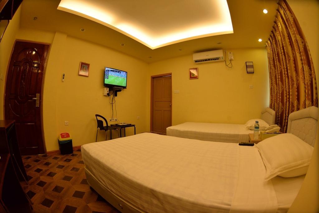 นิว โกลเด้น ฟอเวิร์ด โฮเต็ล Hotel ย่างกุ้ง ภายนอก รูปภาพ