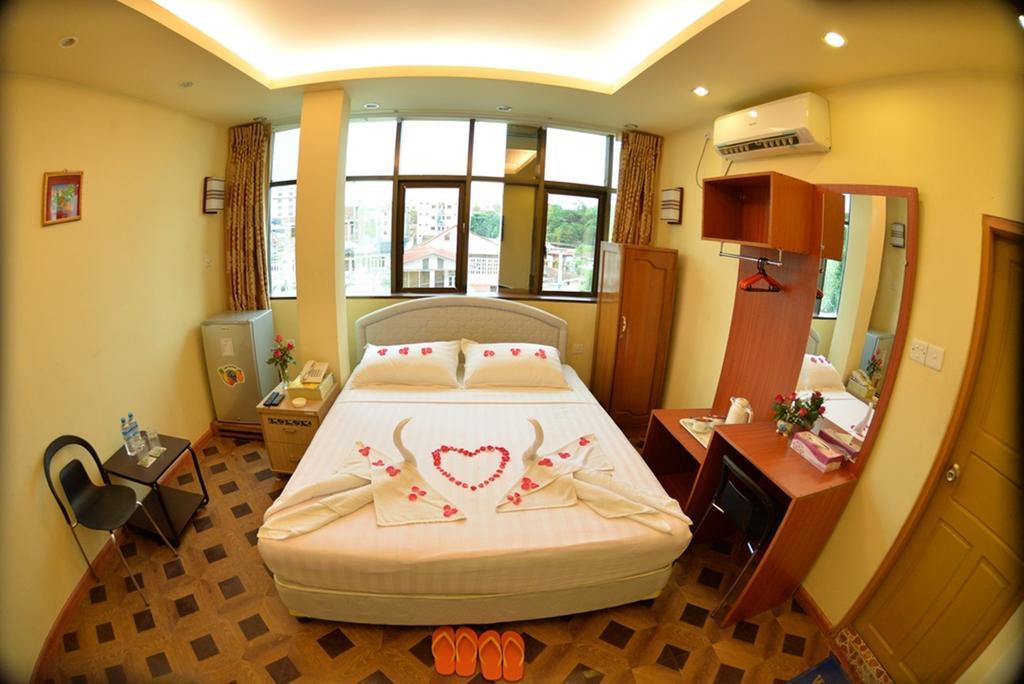 นิว โกลเด้น ฟอเวิร์ด โฮเต็ล Hotel ย่างกุ้ง ภายนอก รูปภาพ