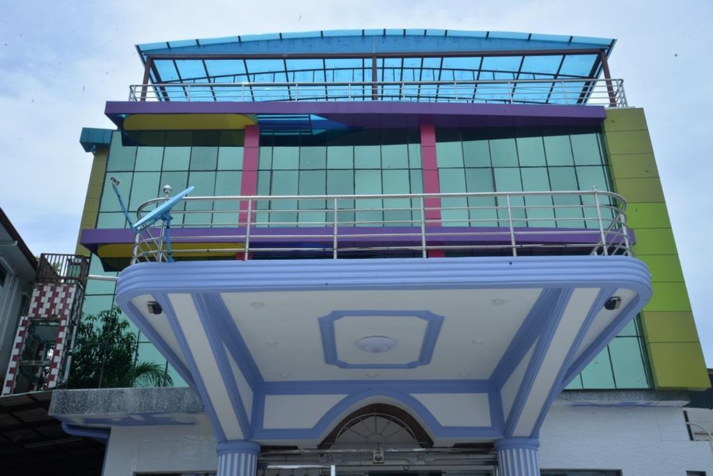 นิว โกลเด้น ฟอเวิร์ด โฮเต็ล Hotel ย่างกุ้ง ภายนอก รูปภาพ