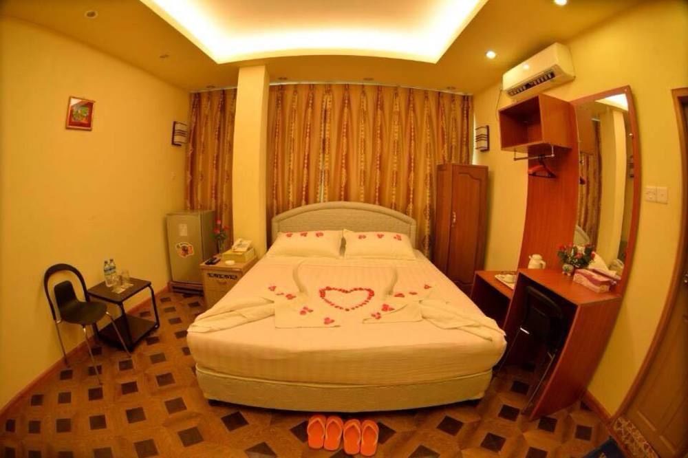 นิว โกลเด้น ฟอเวิร์ด โฮเต็ล Hotel ย่างกุ้ง ภายนอก รูปภาพ