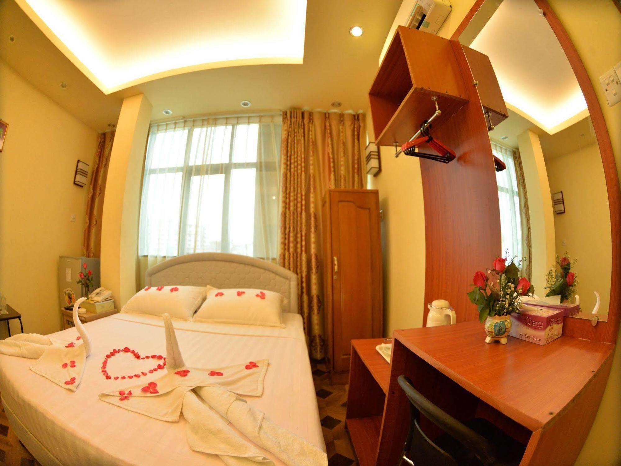นิว โกลเด้น ฟอเวิร์ด โฮเต็ล Hotel ย่างกุ้ง ภายนอก รูปภาพ