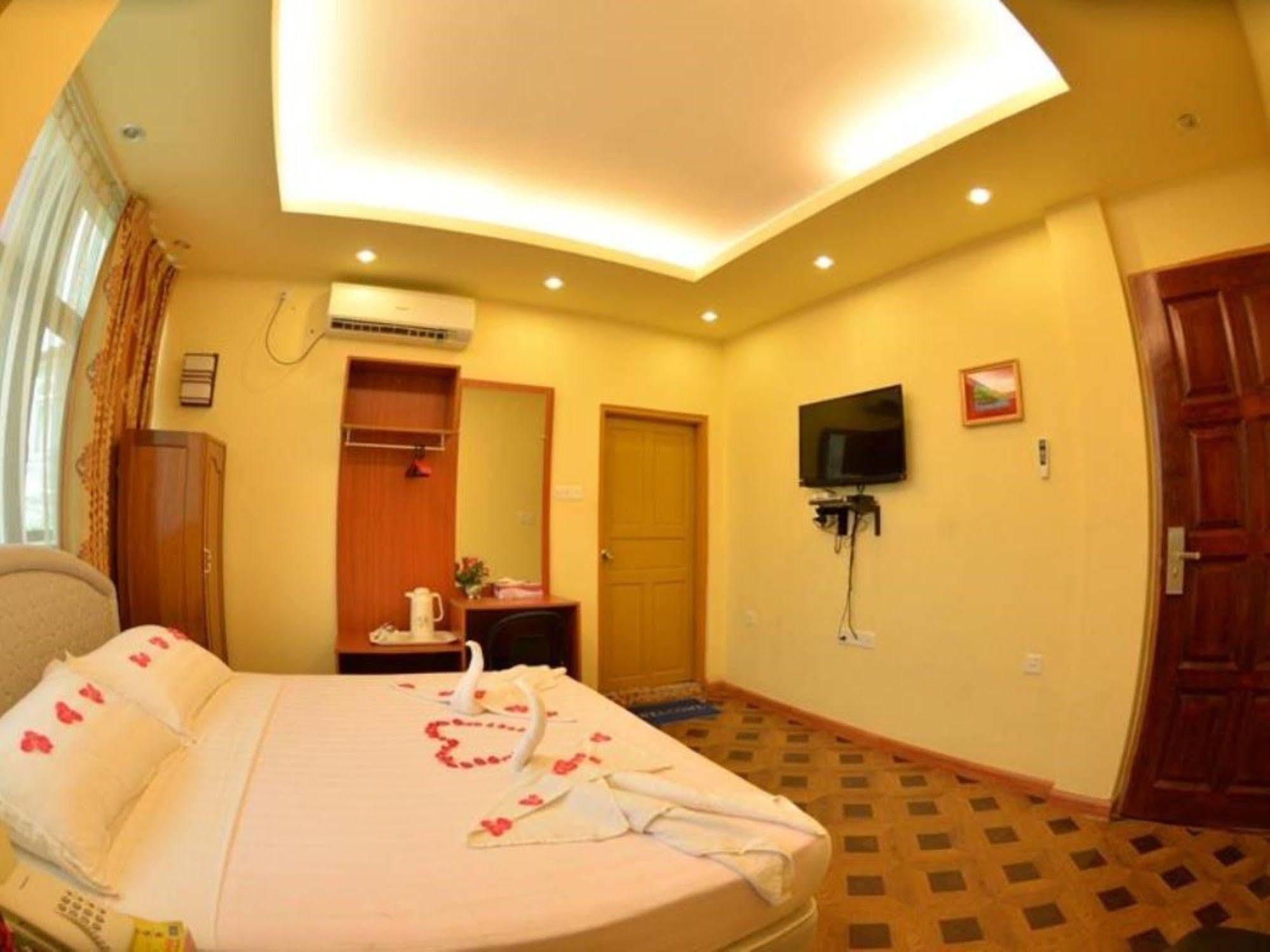 นิว โกลเด้น ฟอเวิร์ด โฮเต็ล Hotel ย่างกุ้ง ภายนอก รูปภาพ